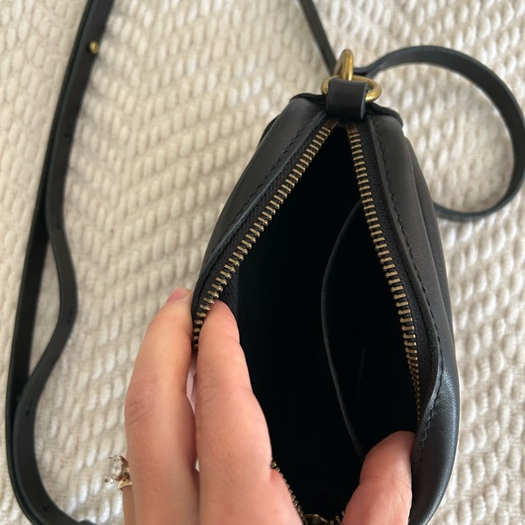 Madewell The Leather Carabiner Mini Crossbody Bag - Picture 4 of 7
